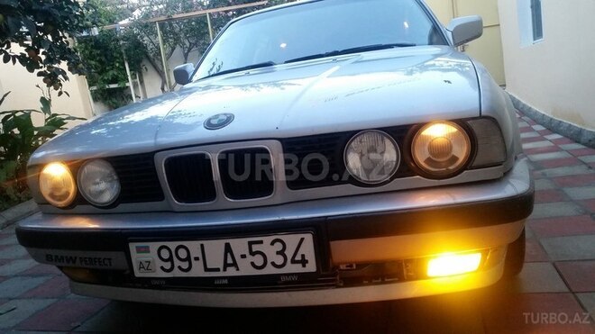 BMW 520 1989, 299,900 km - 2.0 l - Bakı