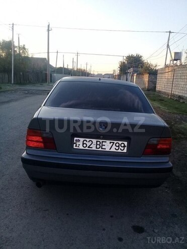 BMW 320 1992, 370,000 km - 2.0 l - Ucar