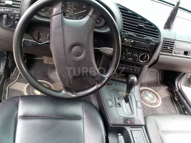 BMW 320 1992, 370,000 km - 2.0 l - Ucar