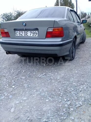 BMW 320 1992, 370,000 km - 2.0 l - Ucar