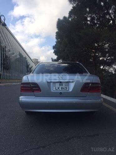 Mercedes E 320 2001, 226,000 km - 3.2 l - Bakı