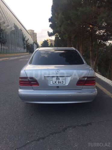 Mercedes E 320 2001, 226,000 km - 3.2 l - Bakı