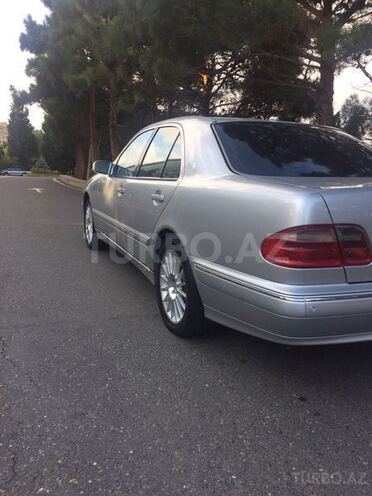 Mercedes E 320 2001, 226,000 km - 3.2 l - Bakı