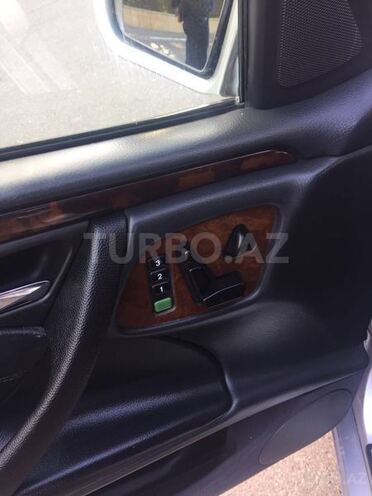 Mercedes E 320 2001, 226,000 km - 3.2 l - Bakı