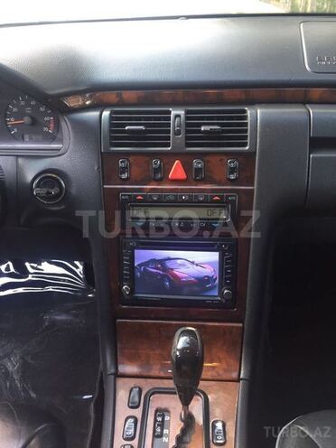 Mercedes E 320 2001, 226,000 km - 3.2 l - Bakı
