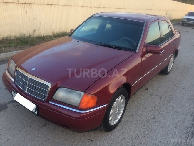 Mercedes C 220 1995, 298,000 km - 2.2 l - Sumqayıt