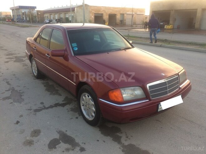 Mercedes C 220 1995, 298,000 km - 2.2 l - Sumqayıt