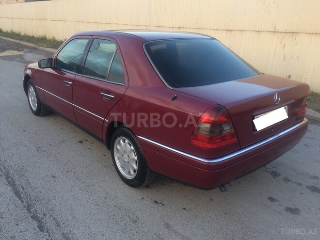 Mercedes C 220 1995, 298,000 km - 2.2 l - Sumqayıt