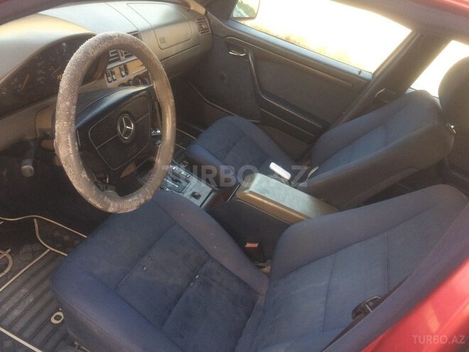 Mercedes C 220 1995, 298,000 km - 2.2 l - Sumqayıt