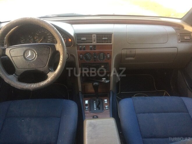 Mercedes C 220 1995, 298,000 km - 2.2 l - Sumqayıt