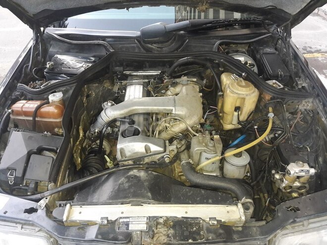 Mercedes E 250 1995, 365,000 km - 2.5 л - Bakı
