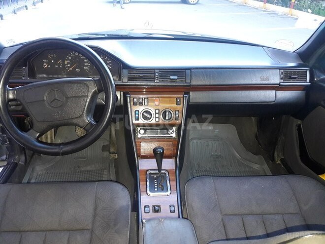 Mercedes E 250 1995, 365,000 km - 2.5 л - Bakı