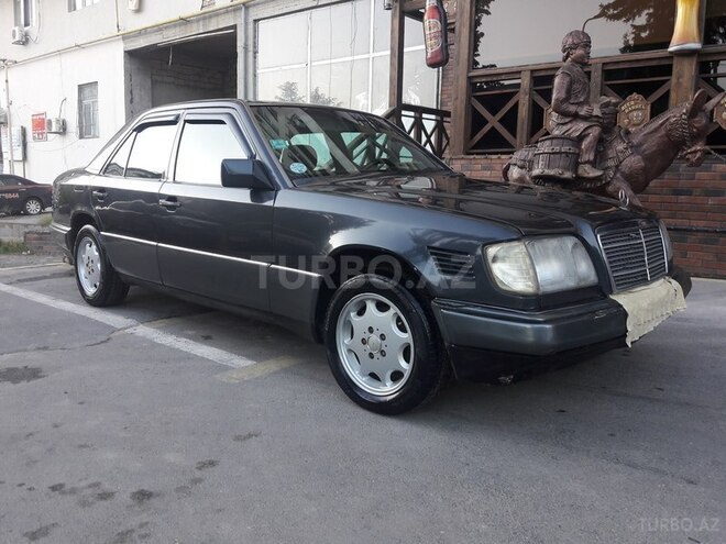 Mercedes E 250 1995, 365,000 km - 2.5 л - Bakı
