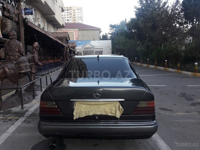 Mercedes E 250 1995, 365,000 km - 2.5 л - Bakı