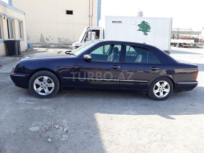 Mercedes E 270 2001, 269,100 km - 2.7 l - Bakı