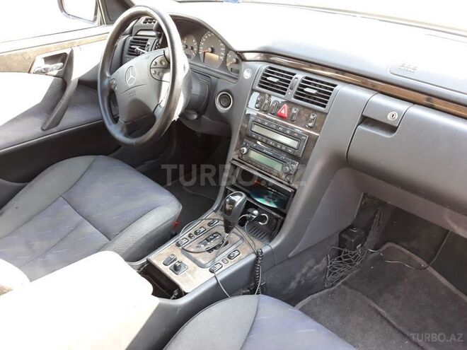 Mercedes E 270 2001, 269,100 km - 2.7 l - Bakı