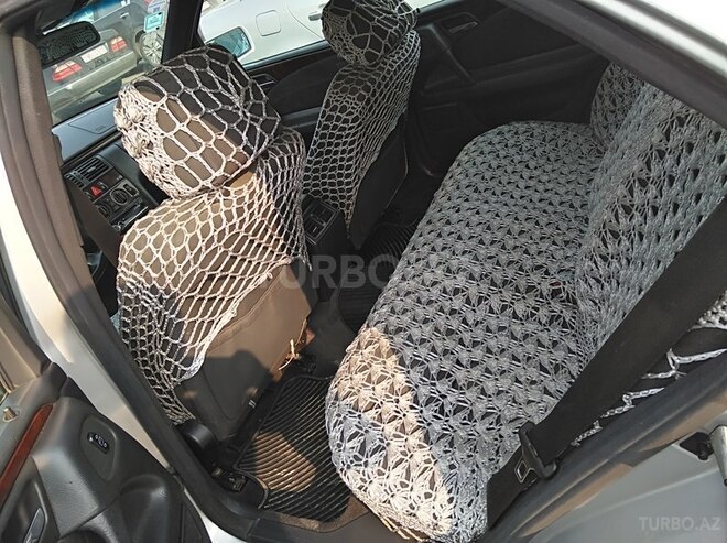 Mercedes E 230 1997, 261,762 km - 2.3 l - Bakı