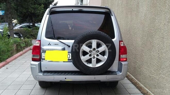 Mitsubishi Pajero 2005, 124,000 km - 3.8 l - Bakı