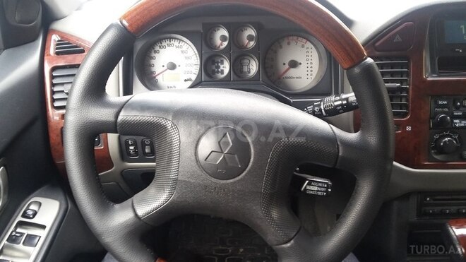 Mitsubishi Pajero 2005, 124,000 km - 3.8 l - Bakı
