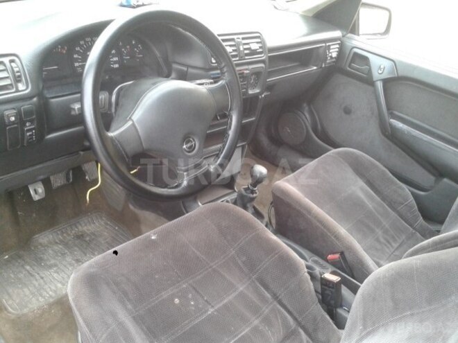 Opel Vectra 1993, 250,000 km - 2.0 l - Sumqayıt