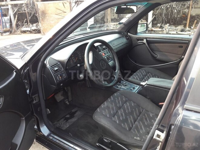 Mercedes C 220 1998, 415,903 km - 2.2 л - Sumqayıt