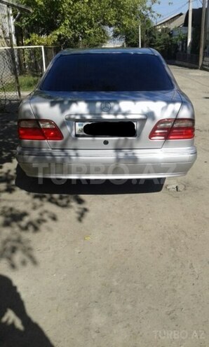 Mercedes E 270 2000, 389,000 km - 2.7 л - Gəncə