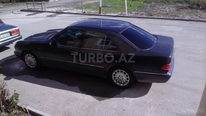 Mercedes E 200 1997, 320,000 km - 2.0 l - Ucar
