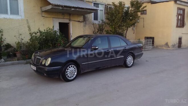 Mercedes E 200 1997, 320,000 km - 2.0 l - Ucar