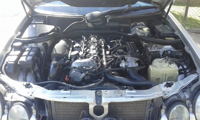 Mercedes E 270 2000, 389,000 km - 2.7 л - Gəncə