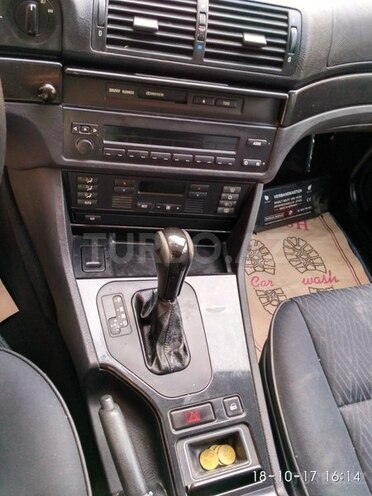 BMW 528 2000, 251,000 km - 2.8 l - Bakı