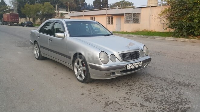 Mercedes E 220 2001, 410,000 km - 2.2 л - Bakı