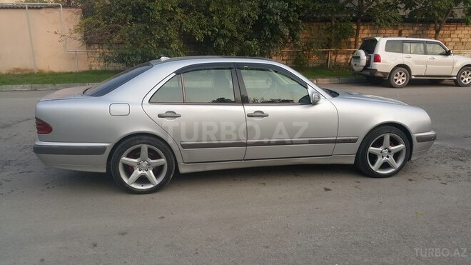 Mercedes E 220 2001, 410,000 km - 2.2 л - Bakı