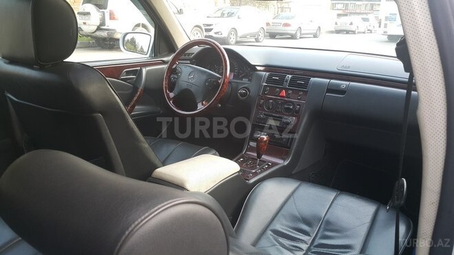 Mercedes E 220 2001, 410,000 km - 2.2 л - Bakı