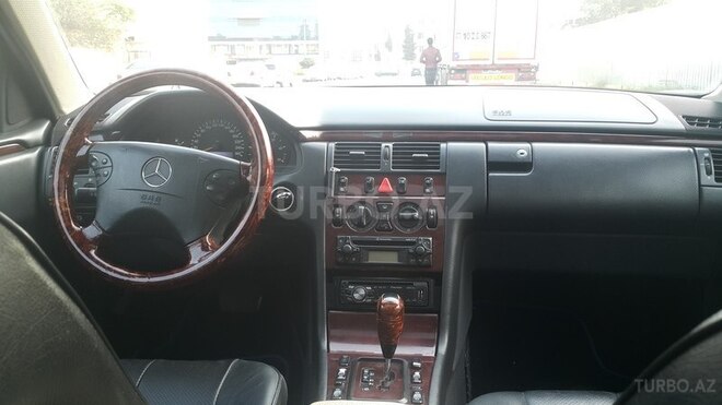 Mercedes E 220 2001, 410,000 km - 2.2 л - Bakı