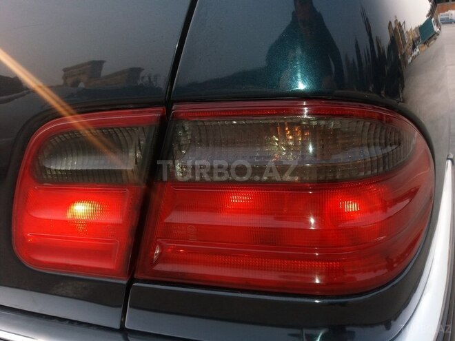 Mercedes E 240 1999, 227,000 km - 2.6 l - Bakı