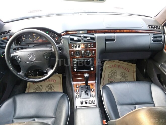 Mercedes E 240 1999, 227,000 km - 2.6 l - Bakı