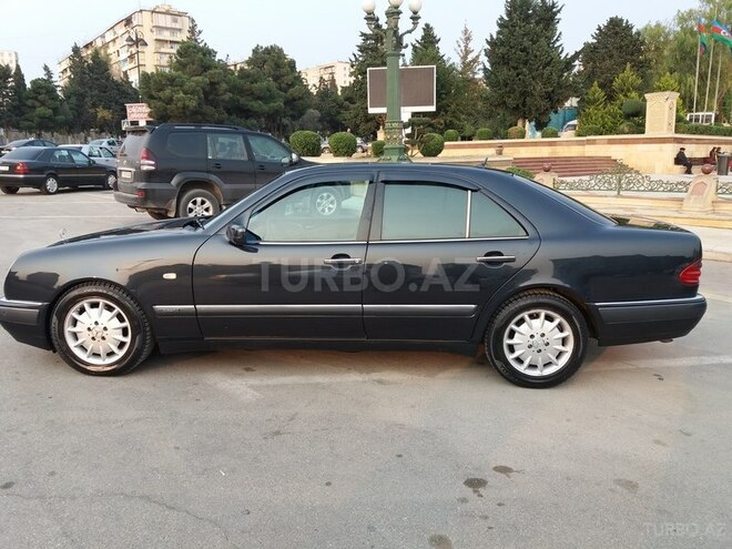 Mercedes E 240 1999, 227,000 km - 2.6 l - Bakı