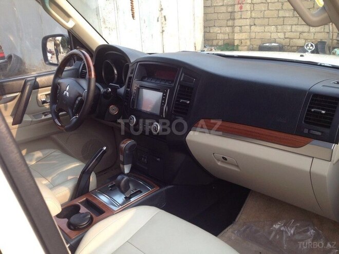 Mitsubishi Pajero 2009, 138,000 km - 3.0 l - Bakı