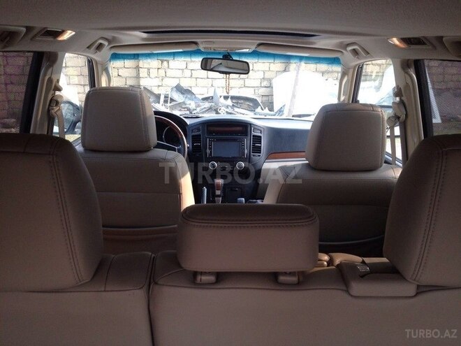 Mitsubishi Pajero 2009, 138,000 km - 3.0 l - Bakı
