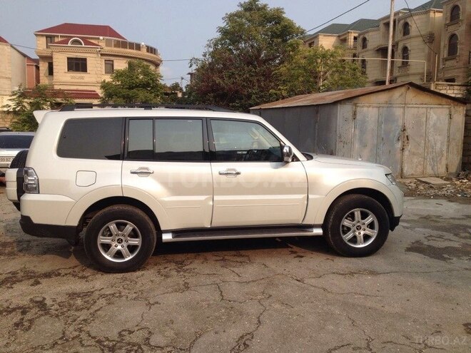 Mitsubishi Pajero 2009, 138,000 km - 3.0 l - Bakı