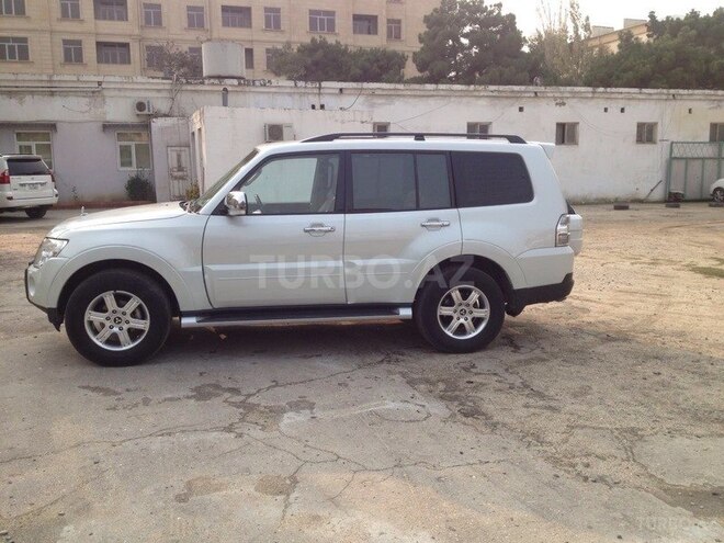 Mitsubishi Pajero 2009, 138,000 km - 3.0 l - Bakı