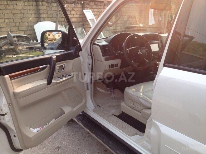 Mitsubishi Pajero 2009, 138,000 km - 3.0 l - Bakı