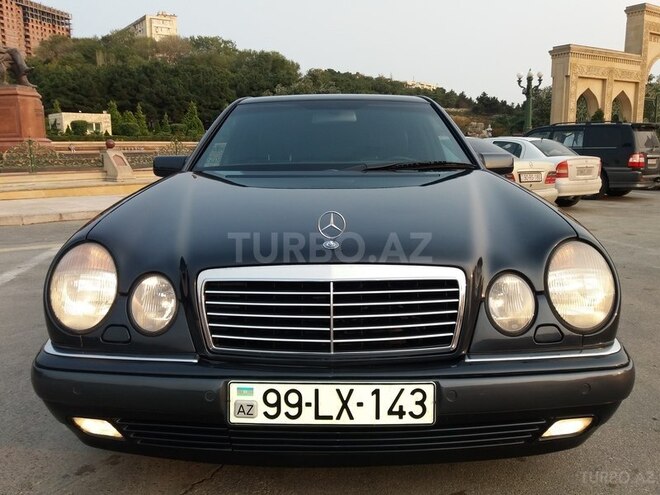 Mercedes E 240 1999, 227,000 km - 2.6 l - Bakı