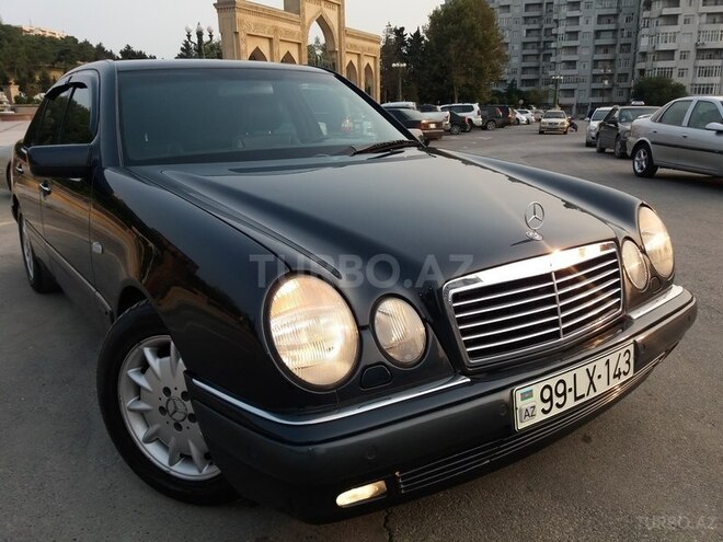 Mercedes E 240 1999, 227,000 km - 2.6 l - Bakı