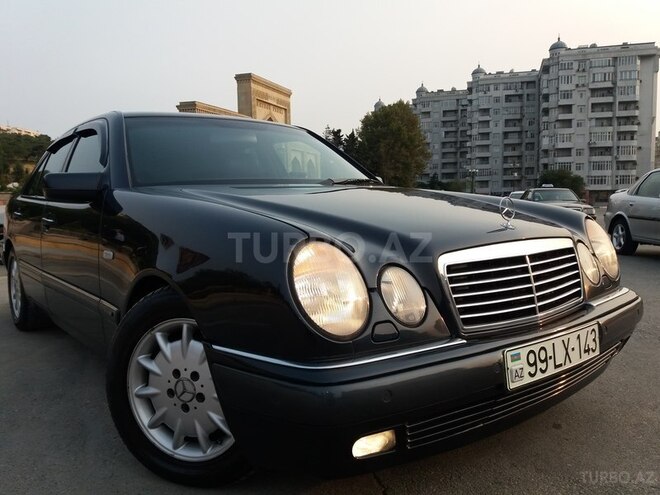 Mercedes E 240 1999, 227,000 km - 2.6 l - Bakı