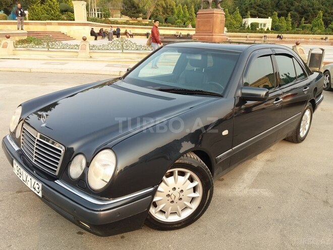 Mercedes E 240 1999, 227,000 km - 2.6 l - Bakı