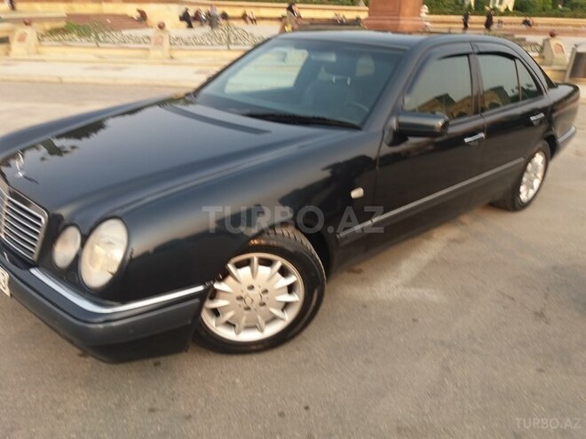 Mercedes E 240 1999, 227,000 km - 2.6 l - Bakı