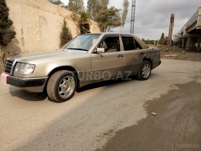 Mercedes E 200 1992, 330,000 km - 2.0 l - Bakı