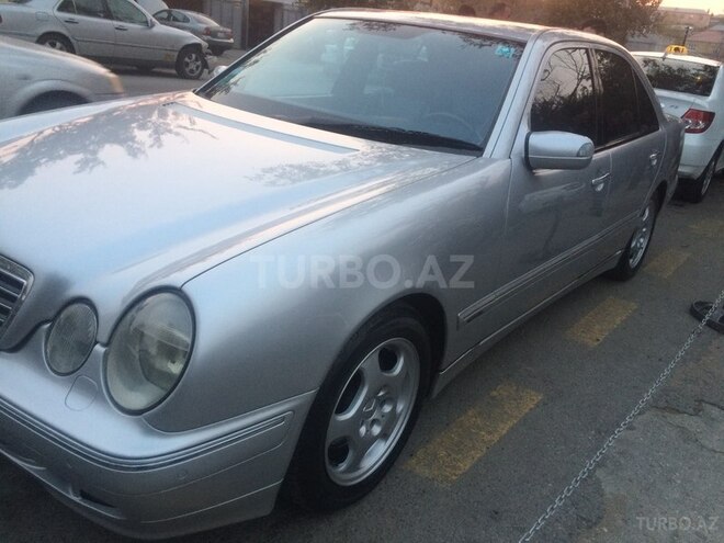Mercedes E 320 2001, 277,000 km - 3.2 l - Bakı
