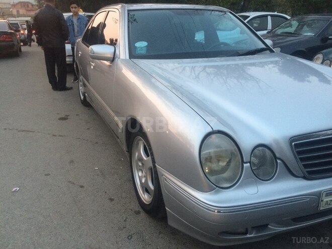 Mercedes E 320 2001, 277,000 km - 3.2 l - Bakı
